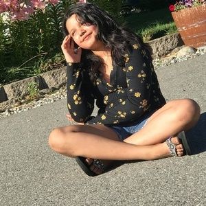 Meet your Posher, Evany